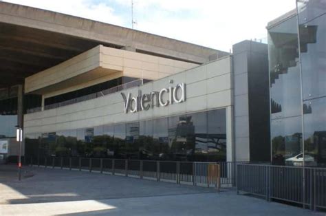 valencia airport parking